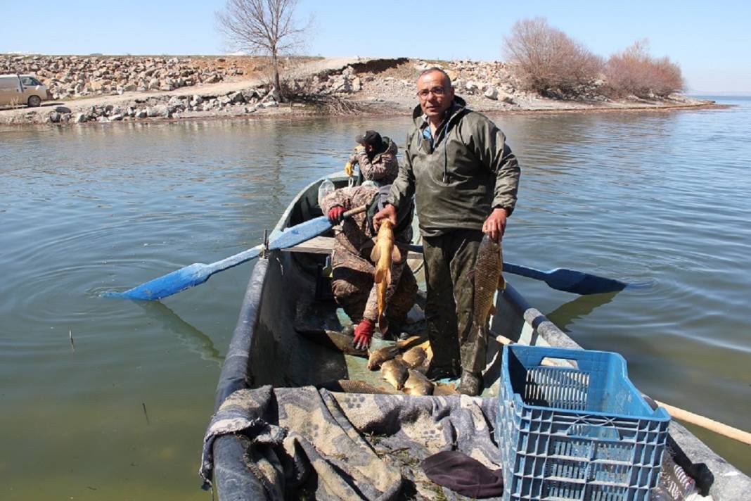 Konya'da yağışlar meyvesini veriyor: Balıkçıların ağları doldu 3